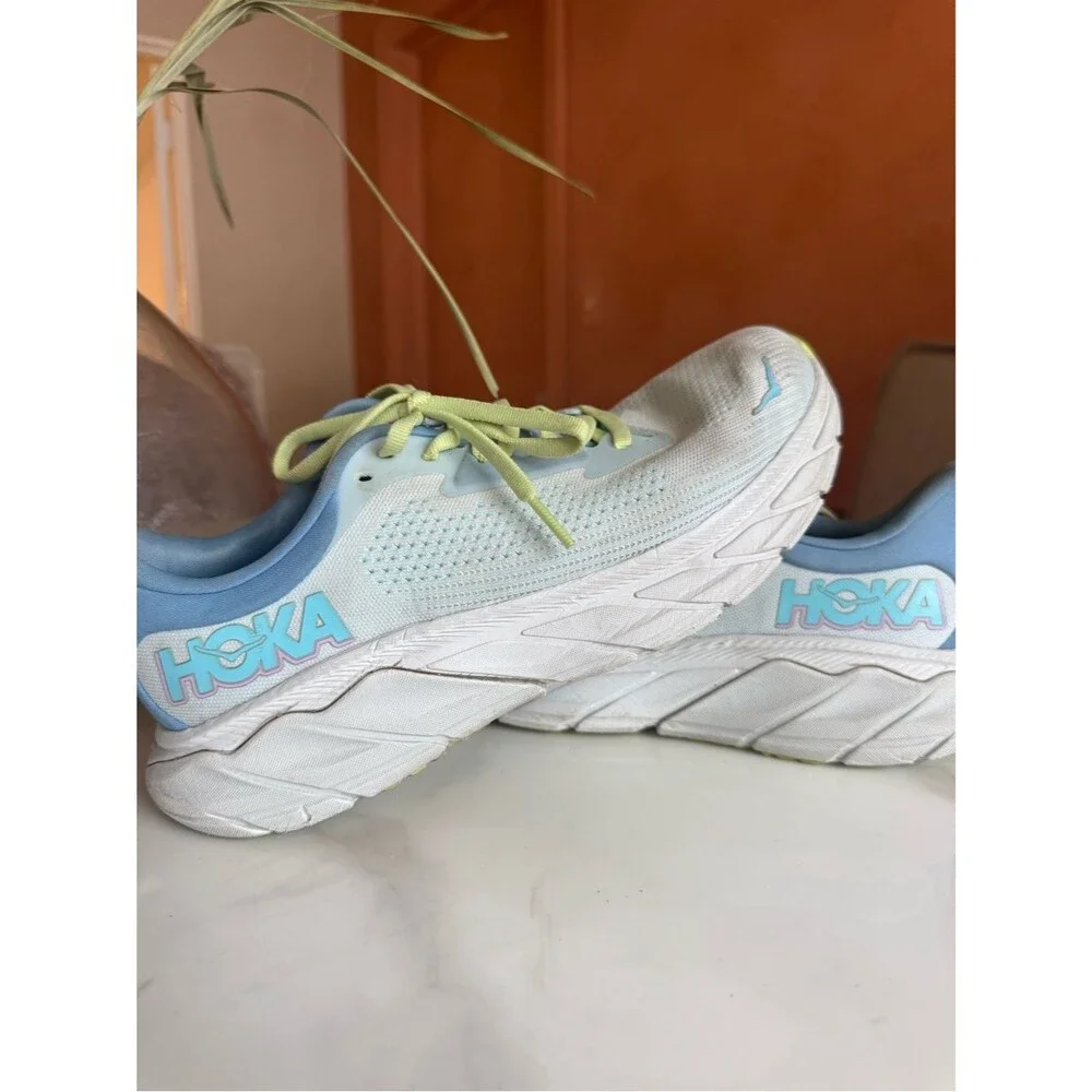 HOKA One One Arahi 7 Running Shoes Women’s Size 8.5 White Blue Lime